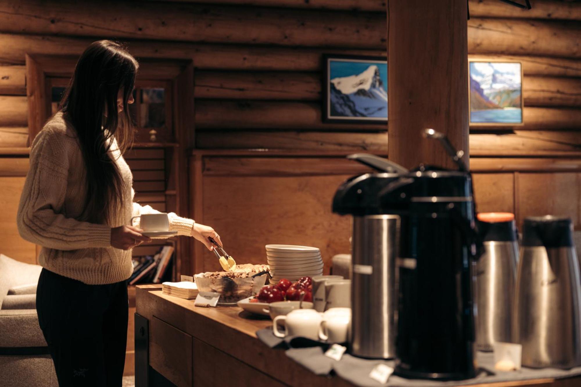 The Lodge At Bow Lake Lake Louise Buitenkant foto